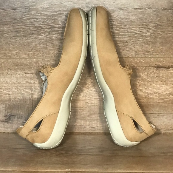 Ros Hommerson Camry Tan Suede‎ Mary Jane Flat - Picture 9 of 16